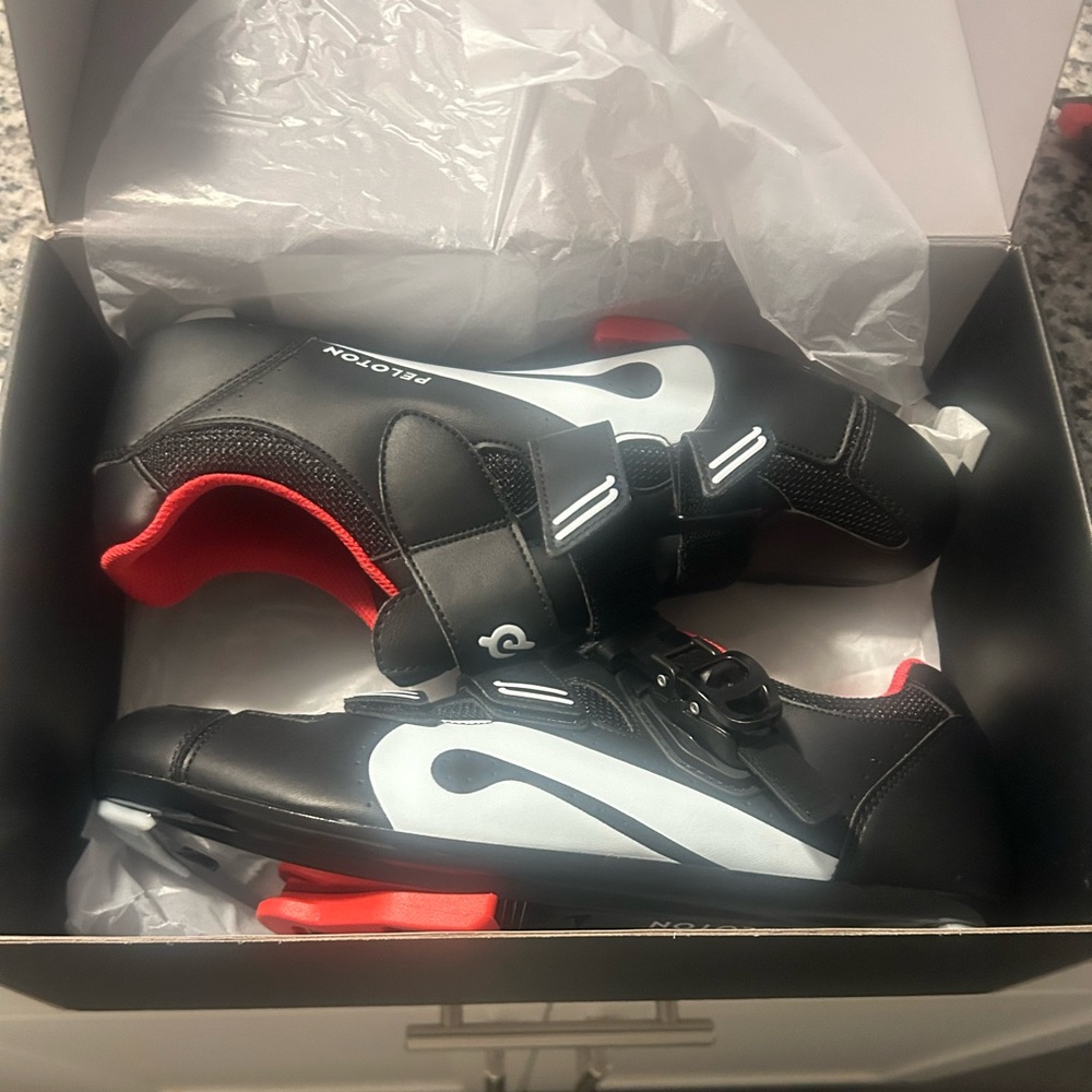 Unisex New Peloton shoes Black and Red Cycling Shoes